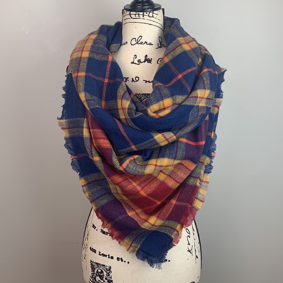 CLEARANCE! Ruggine Oh So Soft Tartan Plaid Square Scarf NEW! - Picture 5 of 7